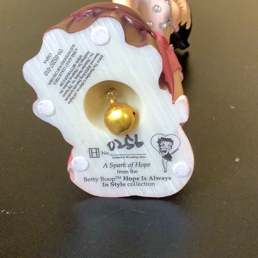 Betty Boop “spark of Hope” figurine 2014